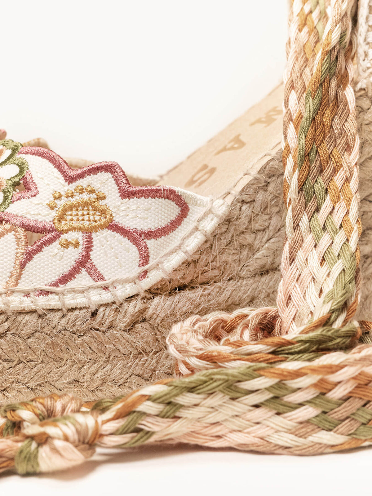 Alhamas Romero embroidered